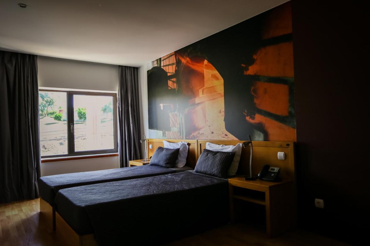 Burguezia Do Leitao Hotel Casal Comba Luaran gambar