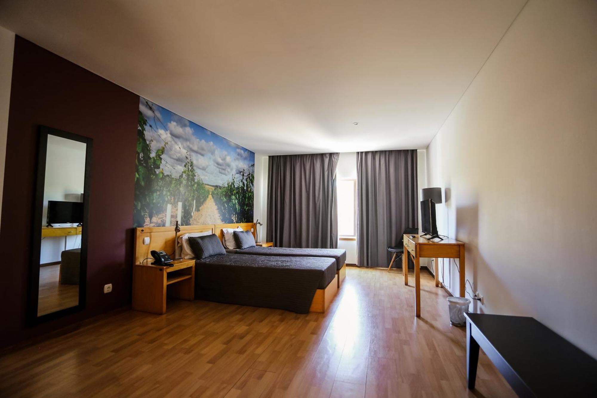 Burguezia Do Leitao Hotel Casal Comba Luaran gambar